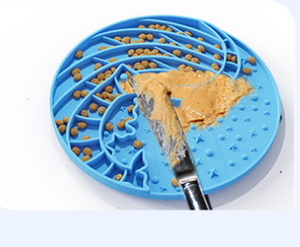 Custom Color Food Grade Silicone Pet Dog Slow Feeder Dog Lick Mat Bowl