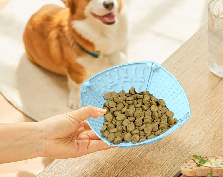 Wholesale Collapsible Silicone Snuffle Mat Puzzle Toys Food Mat with Suction Cups Pet Slow Feeding Mat Dog Cat Lick Pad Bowls