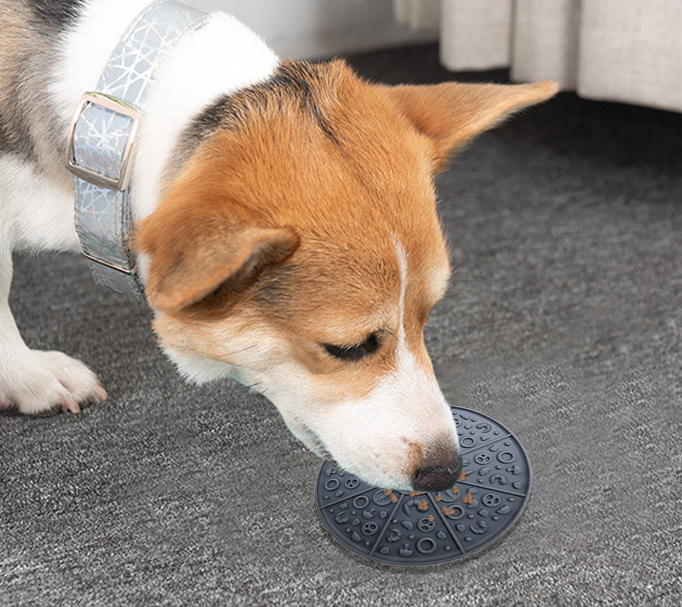 Custom Color Logo Round Pizza Silicone Dog Lick Mat Pet Slow Feeder Bowl 